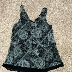Maurice’s womens blue/black pattern tank with lace trim size medium
